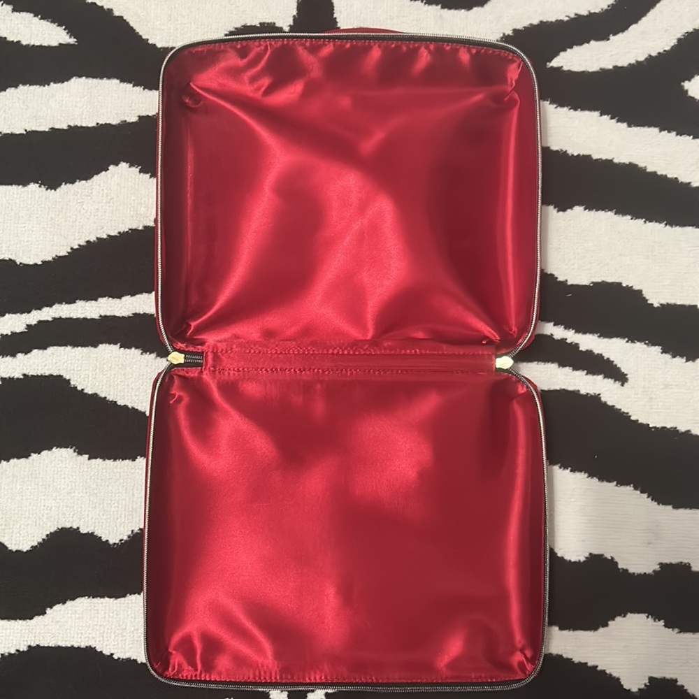 Makeup/Gift bag - Picture 3 of 5